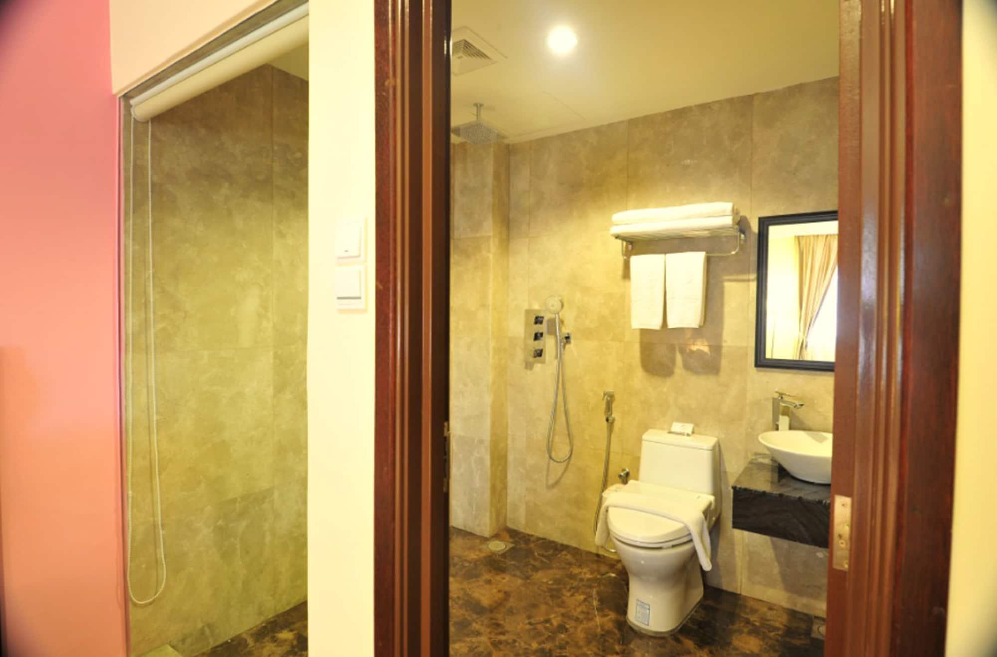 Hallmark Crown Hotel Malacca Kültér fotó