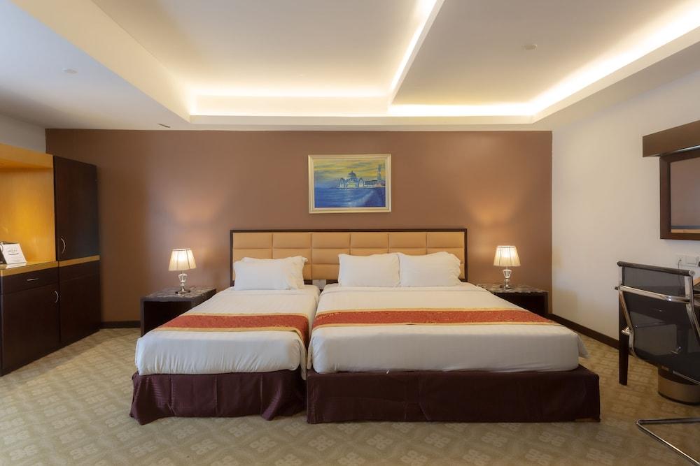 Hallmark Crown Hotel Malacca Kültér fotó