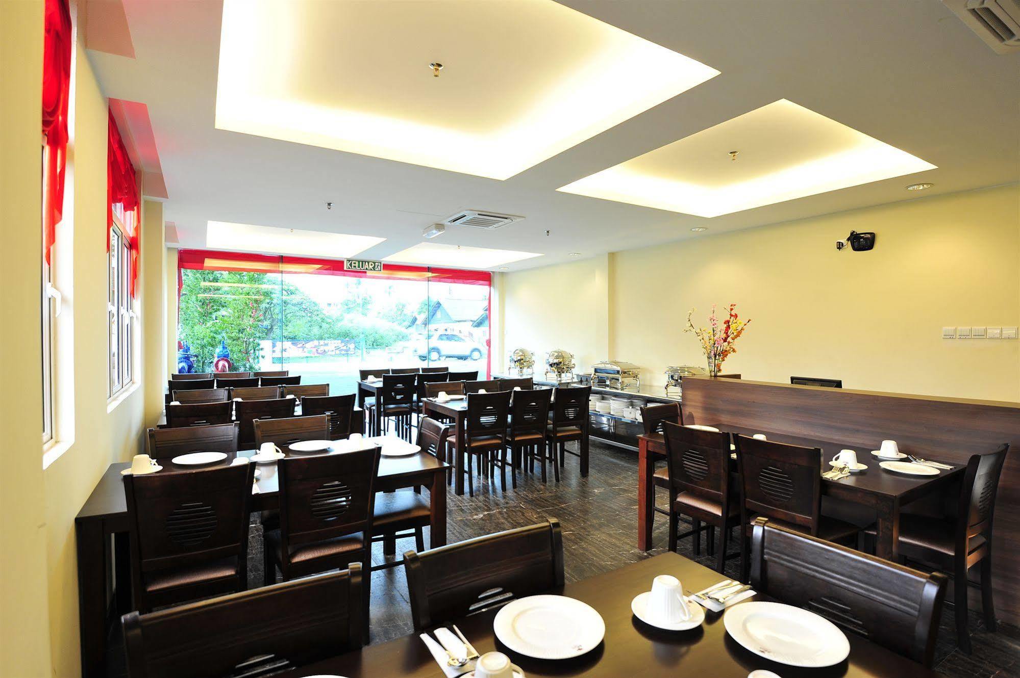 Hallmark Crown Hotel Malacca Kültér fotó