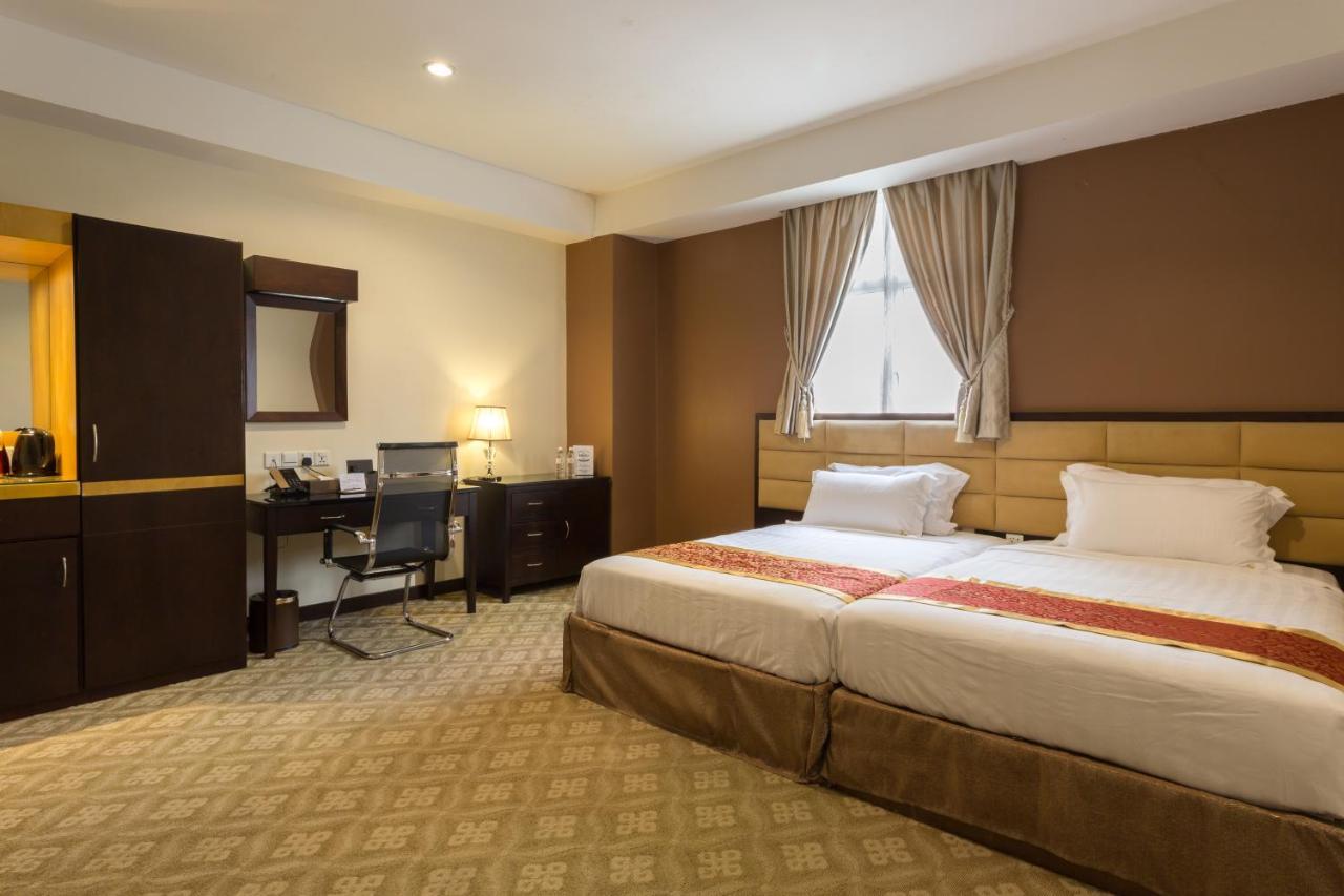 Hallmark Crown Hotel Malacca Kültér fotó